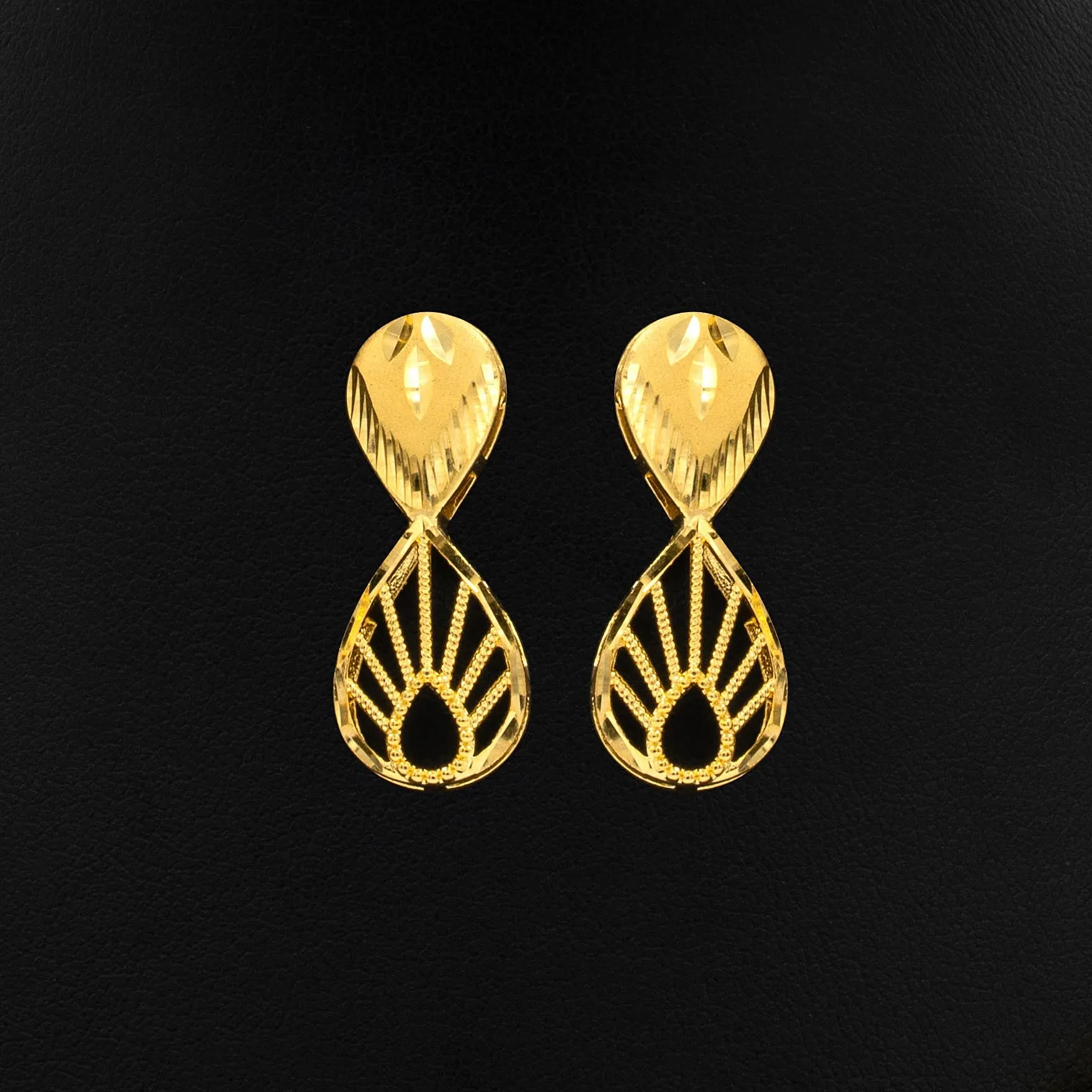 GOLDEN NECKLACE SHORT WITH GOLDEN HANGING STUD PGNS13-086, PGHST317-001